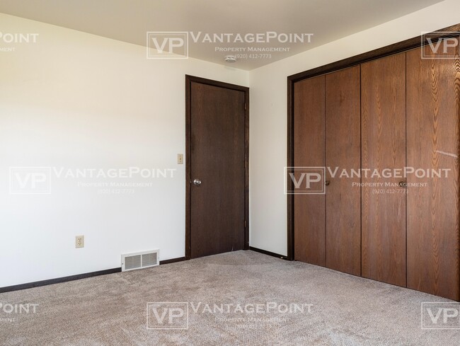 Building Photo - 2571 Trojan Dr