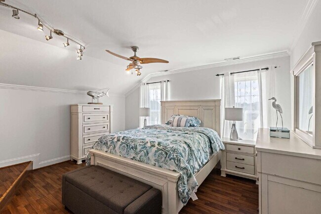 Building Photo - 112 Cherry Grove Dr
