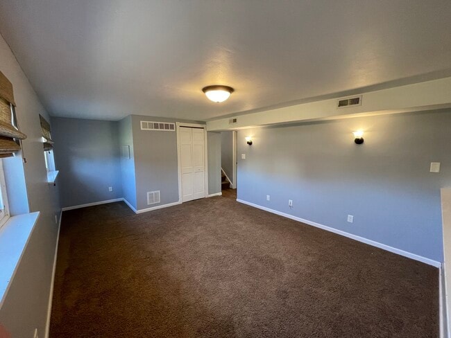 Building Photo - 144 Monterey Dr