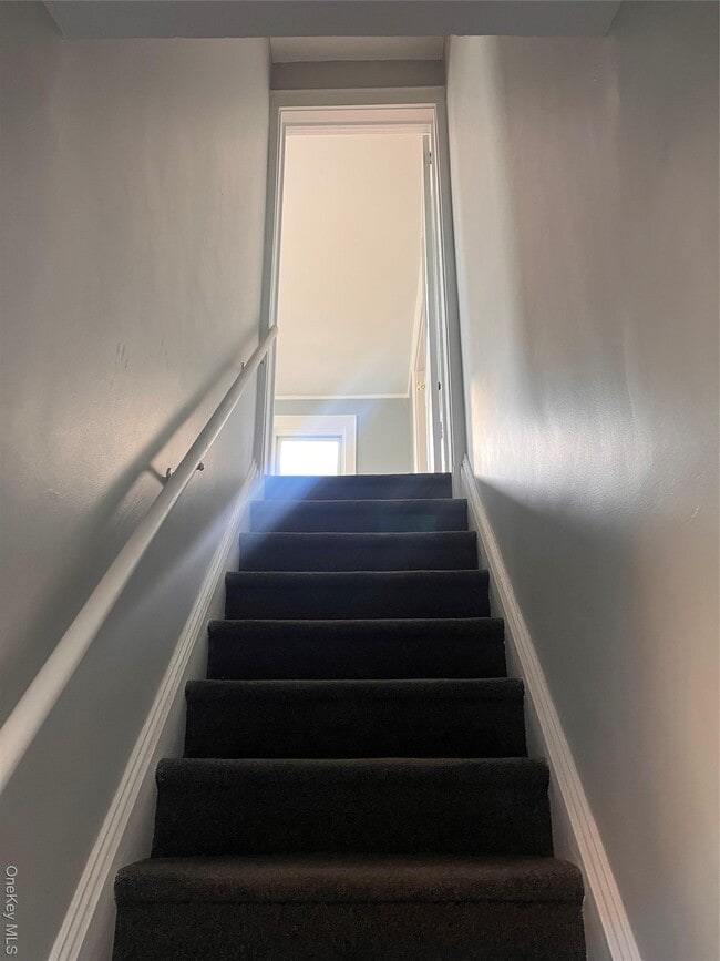 Building Photo - 18 Boone St