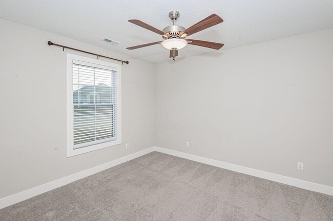 Building Photo - 4919 Kenora Dr