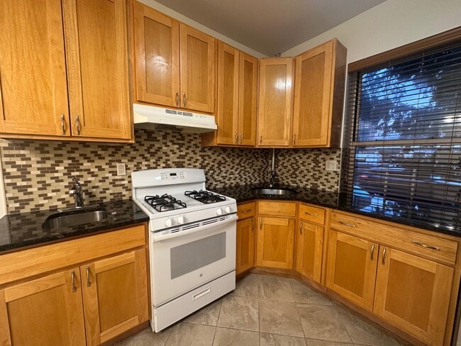 Building Photo - 1917 Avenue O