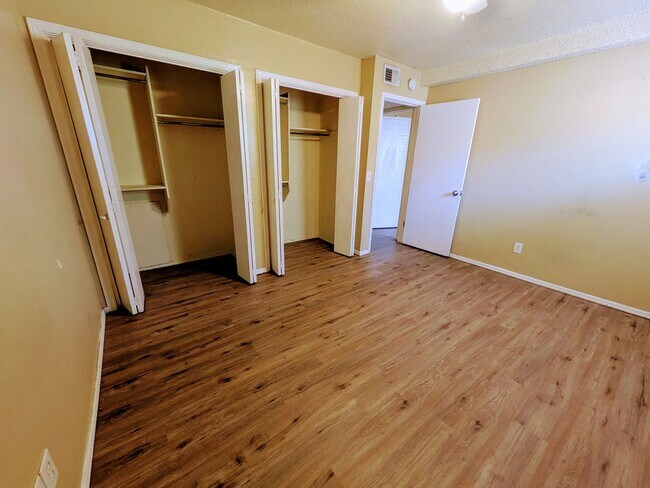 Building Photo - 2 bed, 1.5 bath condo in Norman, OK with c...