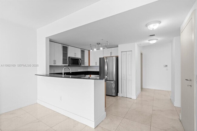 Building Photo - 7918 Harbor Island Dr