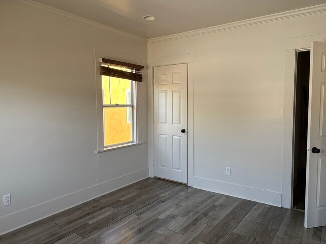 Building Photo - Lovely 2 bedrooms and 1 bathroom beach cottage in San Pedro