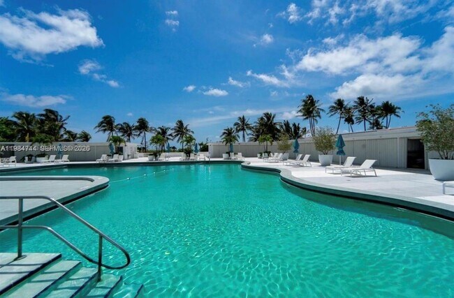 Building Photo - 5255 Collins Ave