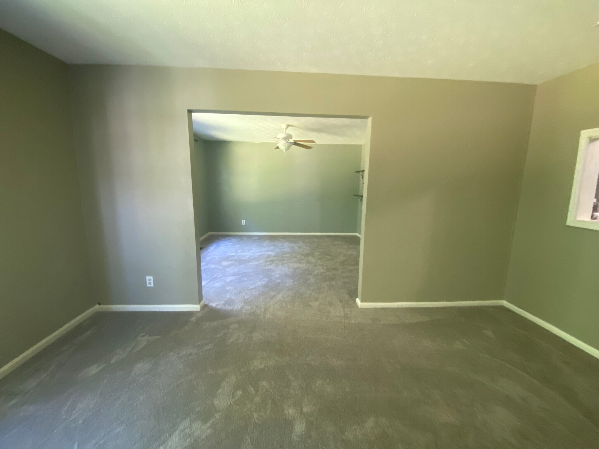 Building Photo - 6970 Carriage Hill Dr