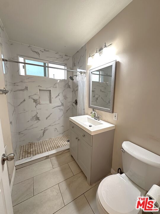 Building Photo - 2027 Euclid St