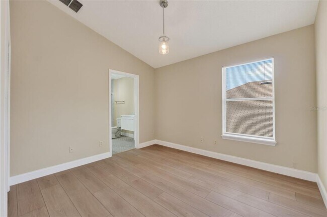 Building Photo - 1851 Great Falls Way