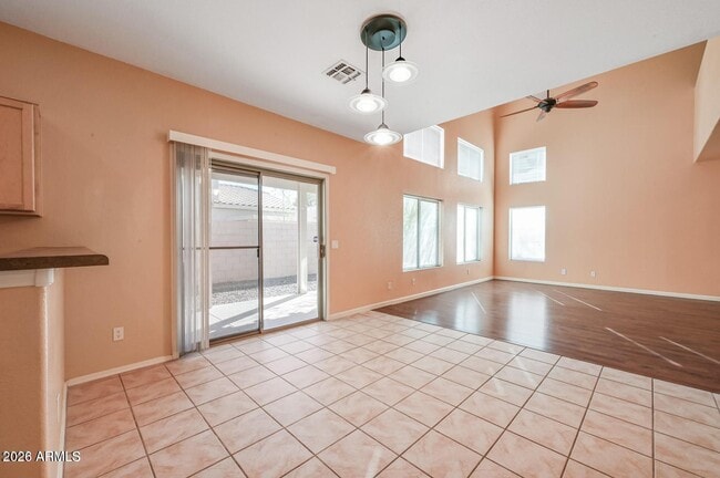 Building Photo - 2621 E Waterview Ct