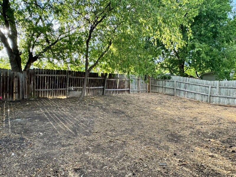 Building Photo - 4023 Sunrise Creek Dr
