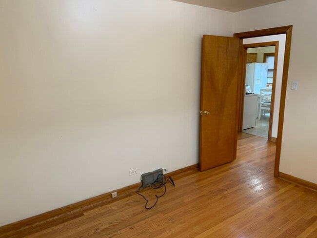 Building Photo - 3826 Clarence Ave