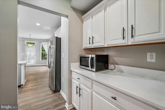 Building Photo - 905 Royal Elm Ct