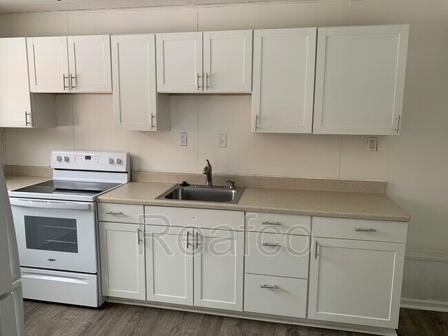 Building Photo - 952 Mayfield Pl