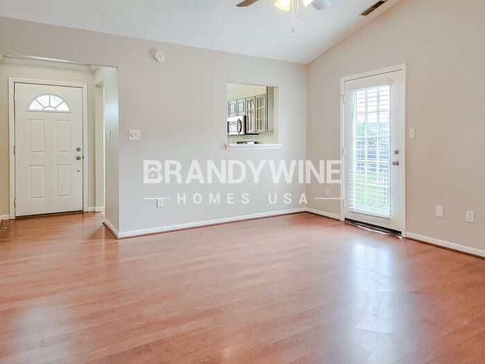 Building Photo - 460 Polk Manor Dr