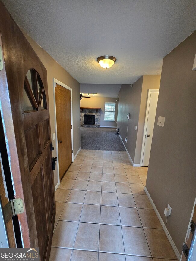 Building Photo - 127 Summerfield Dr