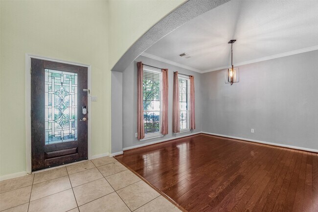 Building Photo - 7 Ebony Oaks Pl