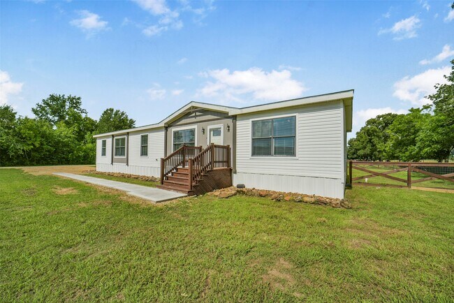 Building Photo - 1566 County Rd 610