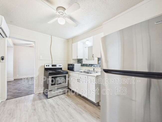 Building Photo - 4028 E 68th Terrace