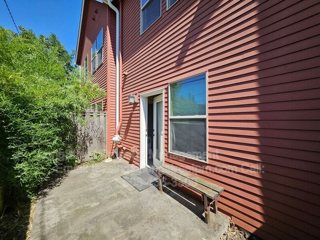 Building Photo - 4411 NE Killingsworth St