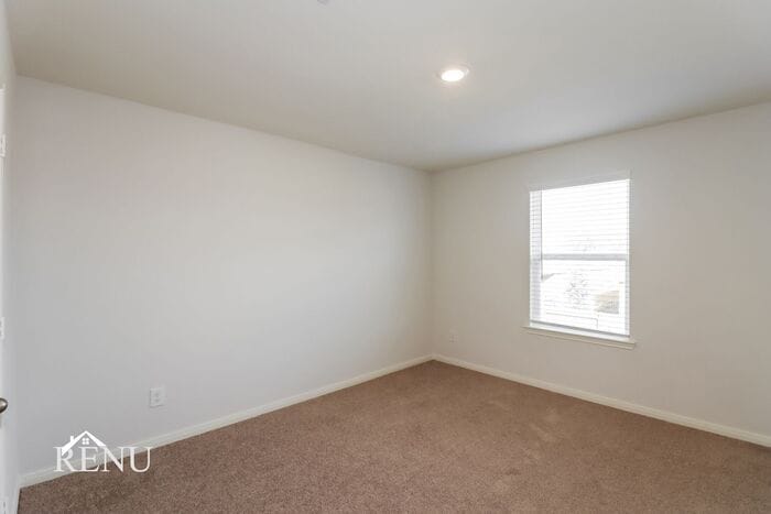 Building Photo - 10445 Sweetwater Creek Dr