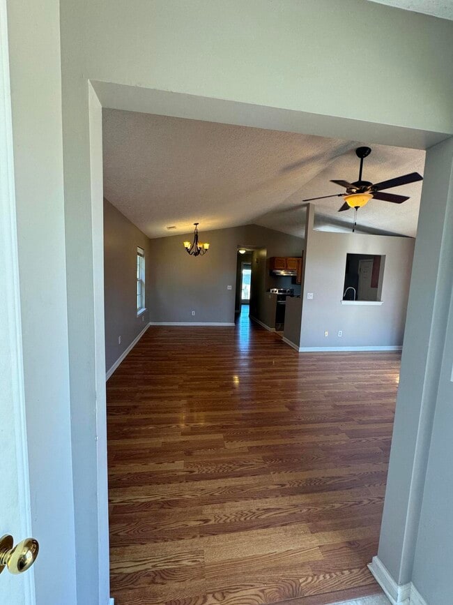 Building Photo - 889 Revere Run Dr