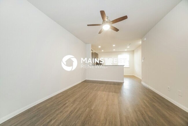 Building Photo - 4 Bedroom Pet-Friendly Home in HUMBLE, TX with Main Street Renewal