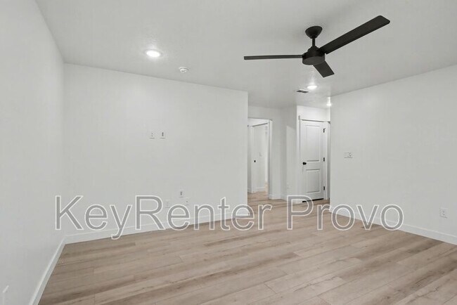 Building Photo - 4152 E Bonne Vista Dr