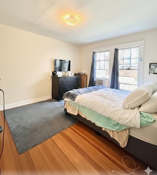 Building Photo - 35 Matchett St