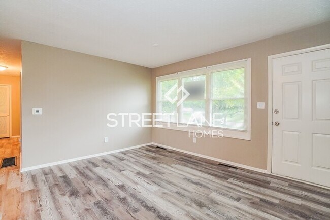Building Photo - Charming 3 Bedroom in Columbus!