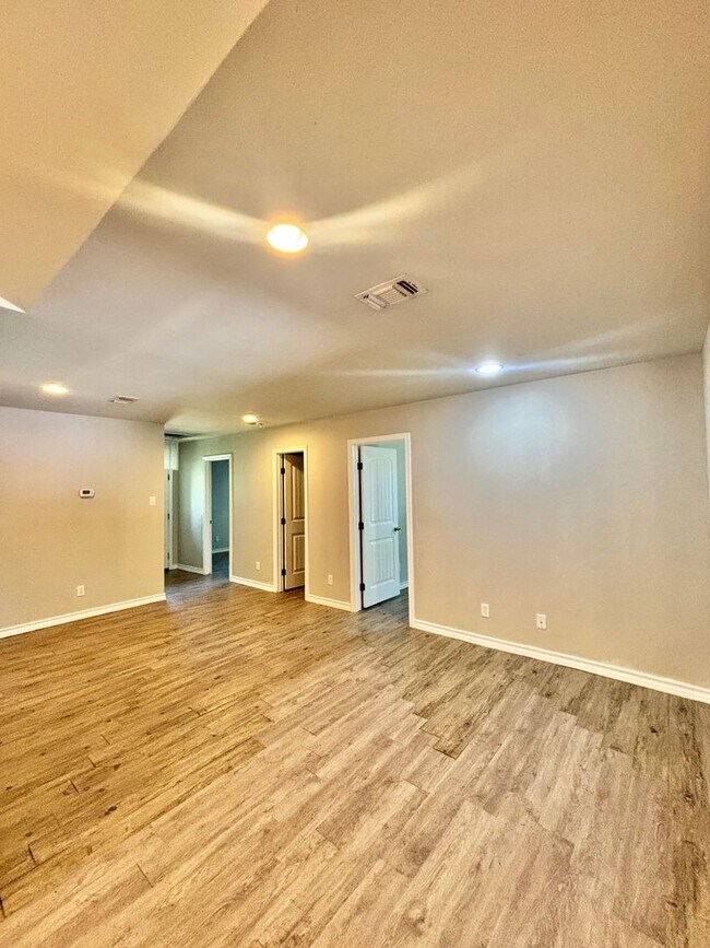 Building Photo - COMING SOON!! 4 Bedroom Home Near ASU!!!