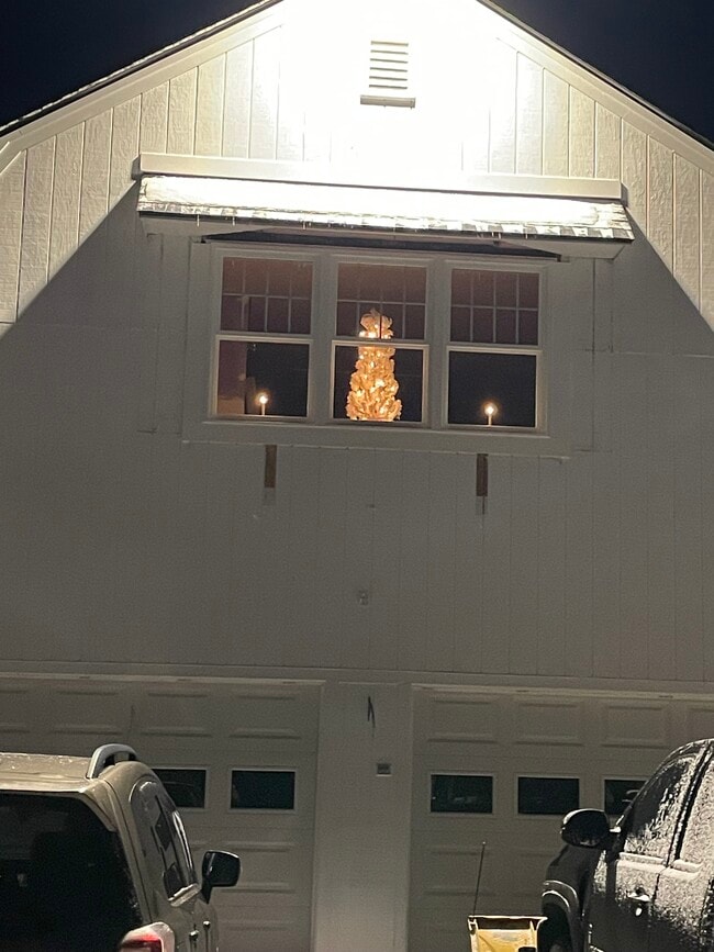 Building Photo - 169 Log Cabin Rd