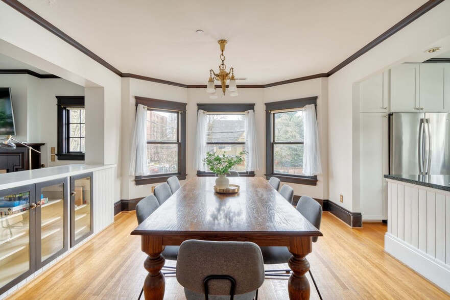 Building Photo - 2104 NW Everett St