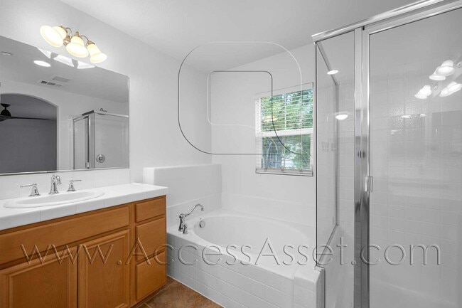 Building Photo - Spacious & Stylish 3 Bed/3.5 Bath Home In Temecula's Harveston Lake Community!