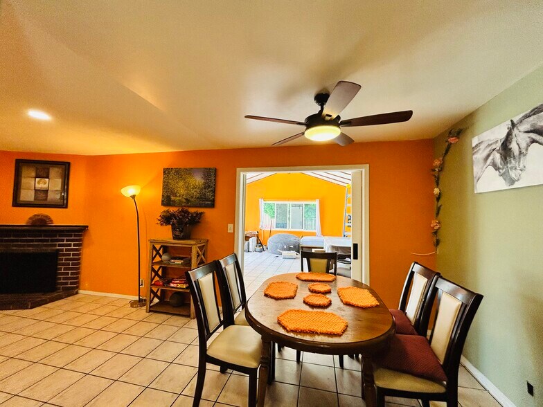 Building Photo - 8871 Belmont St