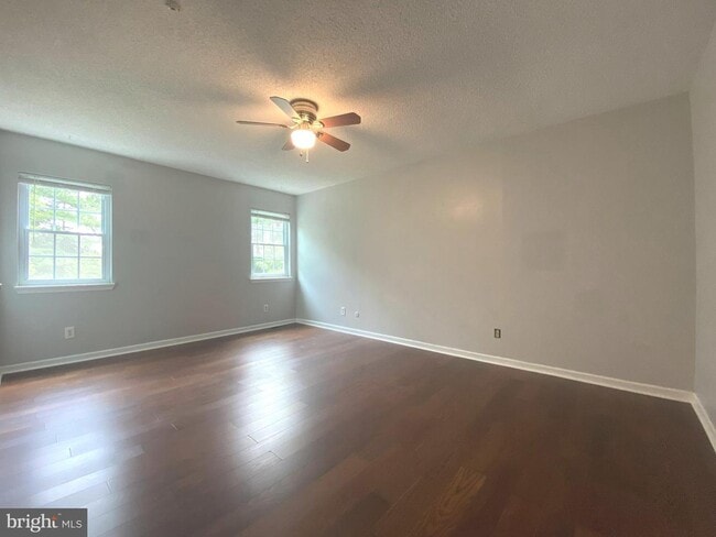 Building Photo - 199 Liberty Dr