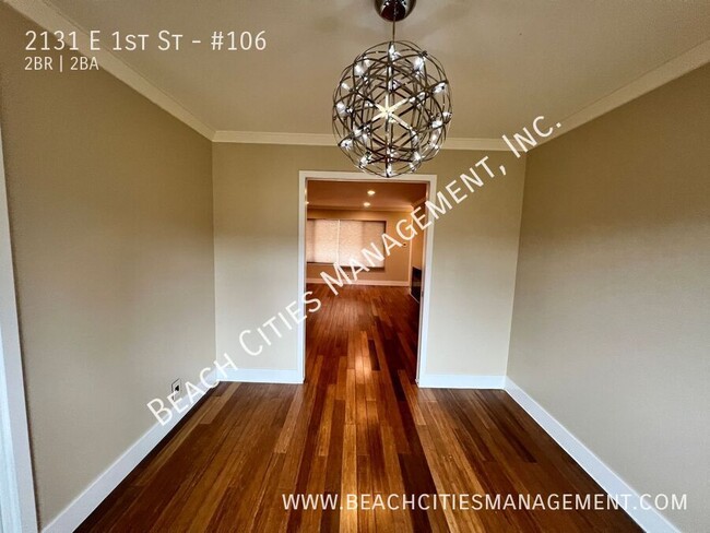 Building Photo - Condo located One Block from the Beach wit...