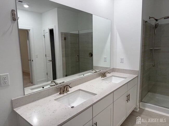 Building Photo - 1138 Vanderbergh Blvd