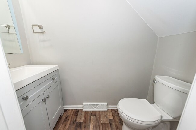 Building Photo - 4 Bedroom, 2.5 Bathroom Home in Tall Pines...