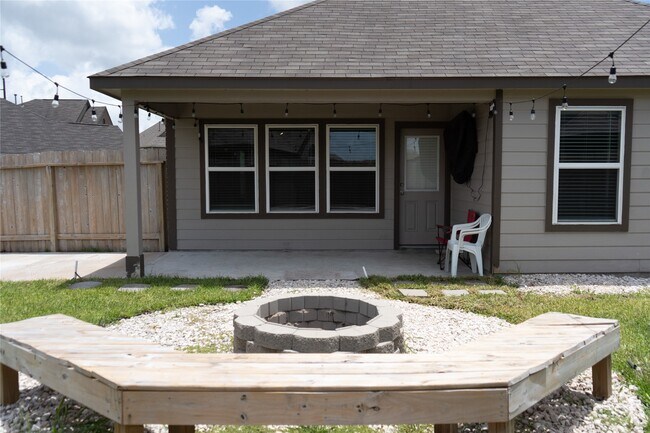 Building Photo - 3006 Tandem Ct