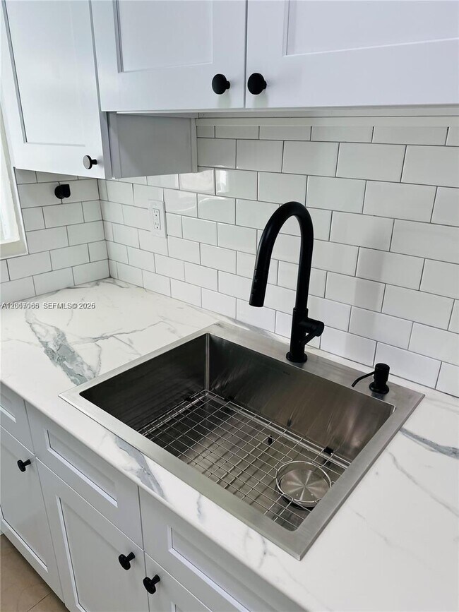 Building Photo - 8080 Tatum Waterway Dr