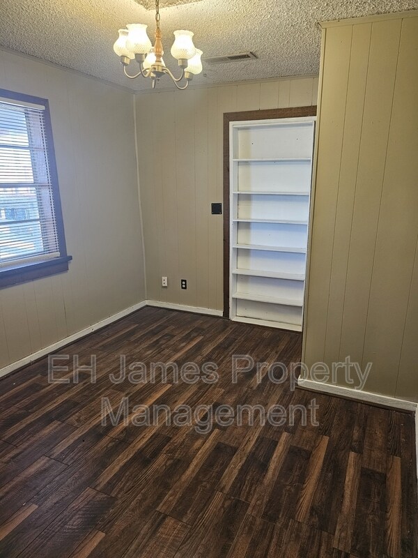 Building Photo - 217 N Wilson Ave