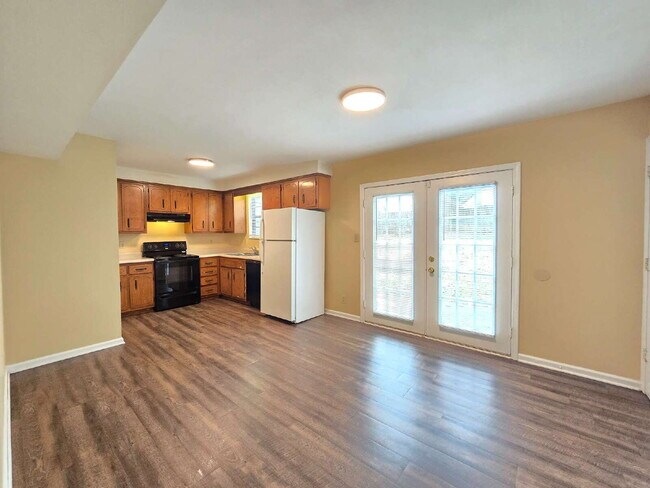 Building Photo - 351 Peabody Dr