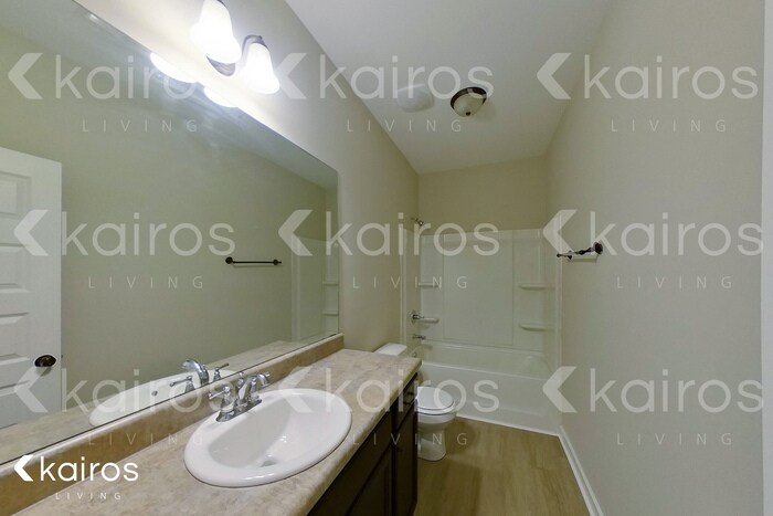 Building Photo - 8022 Shadesbrook Dr