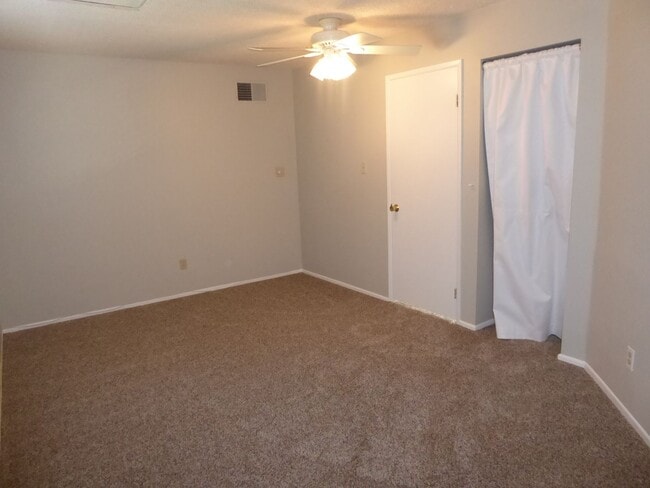 Building Photo - COMING SOON! Live Oaks Community 3 Bedroom...
