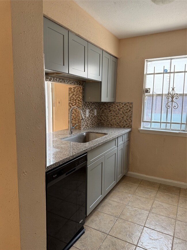 Building Photo - 9350 Country Creek St