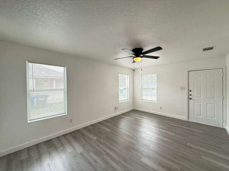 Building Photo - 4411 Mystic Sunrise Dr