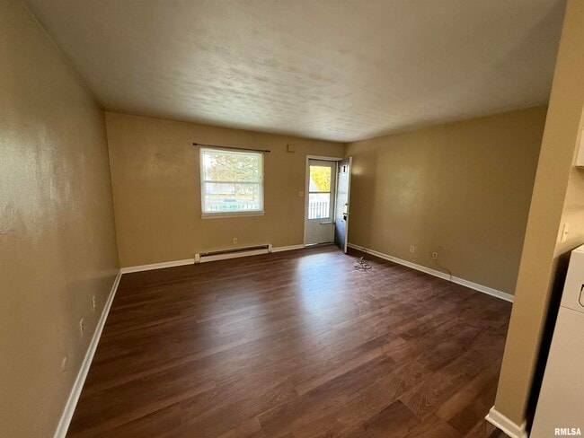 Building Photo - 4021 S Ricketts Ave