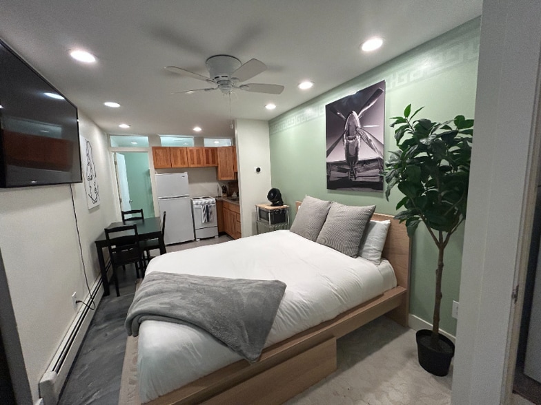 Building Photo - 137 W 600 N