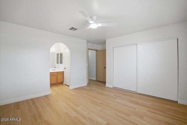 Building Photo - 2901 W Irma Ln